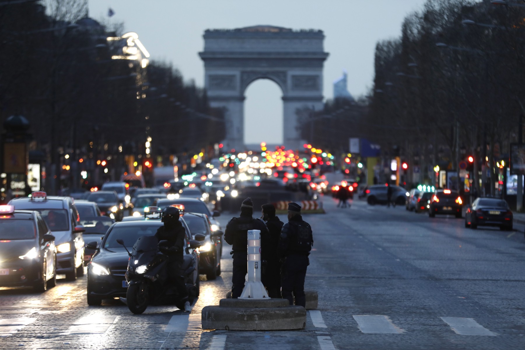 Refus d'obtempérer: l'automobiliste qui a tué un piéton à Paris interpellé