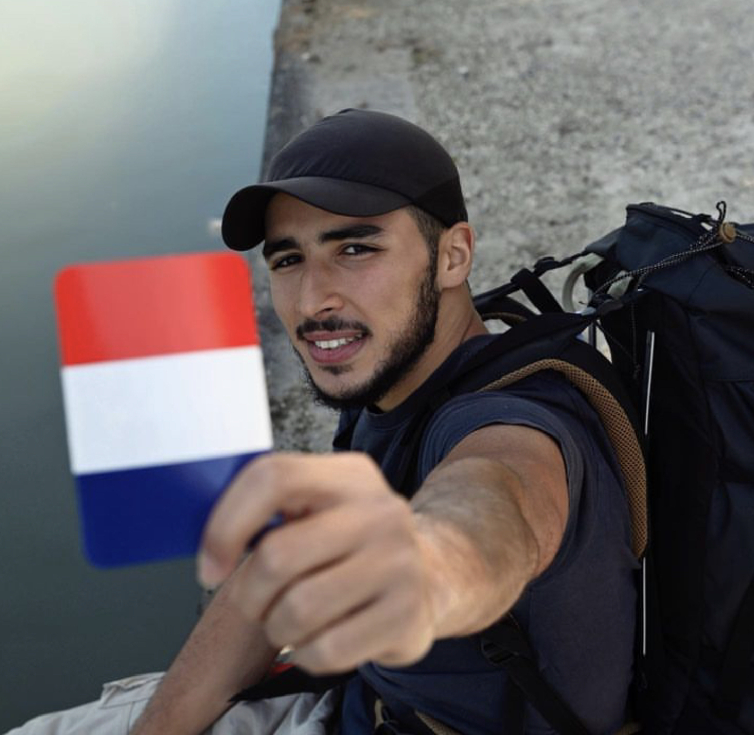 Alger-Paris à pied: La boucle est bouclée pour Mehdi Debbrah après un an de marche
