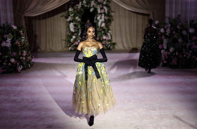 Streetwear ou tapis rouge, la Fashion week de Londres offre le choix