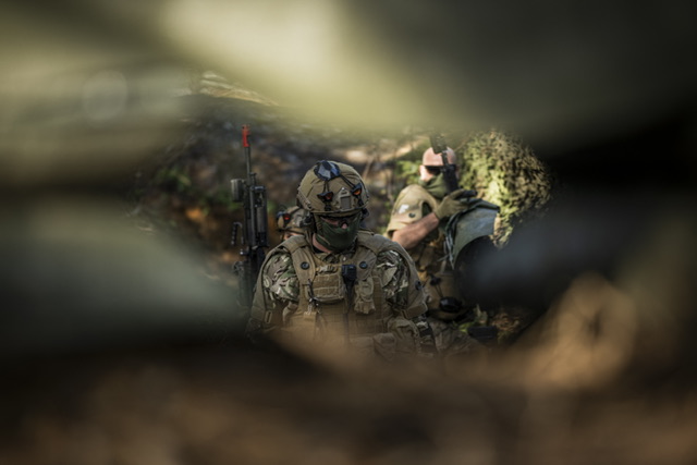 Stoltenberg: «Nous devons nous préparer à une longue guerre en Ukraine»
