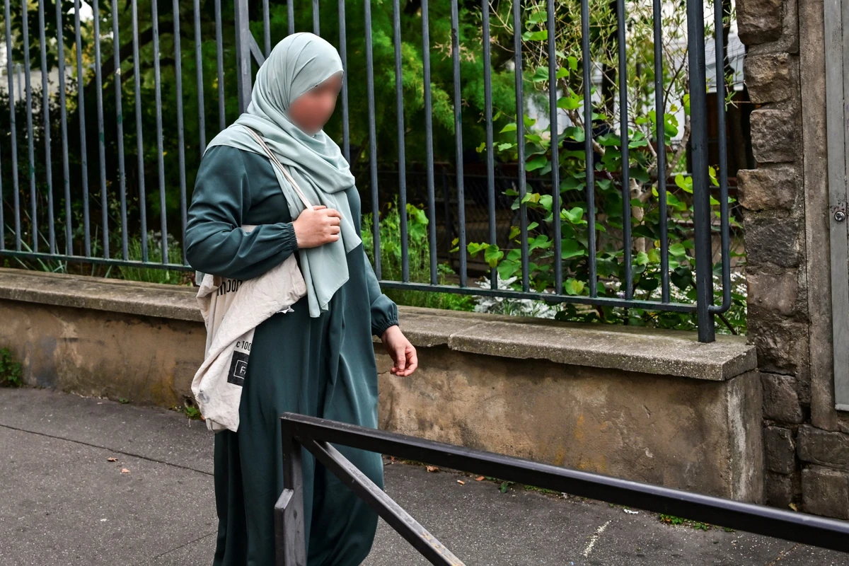 Abaya: Le Conseil français du culte musulman pointe le «risque de discrimination»