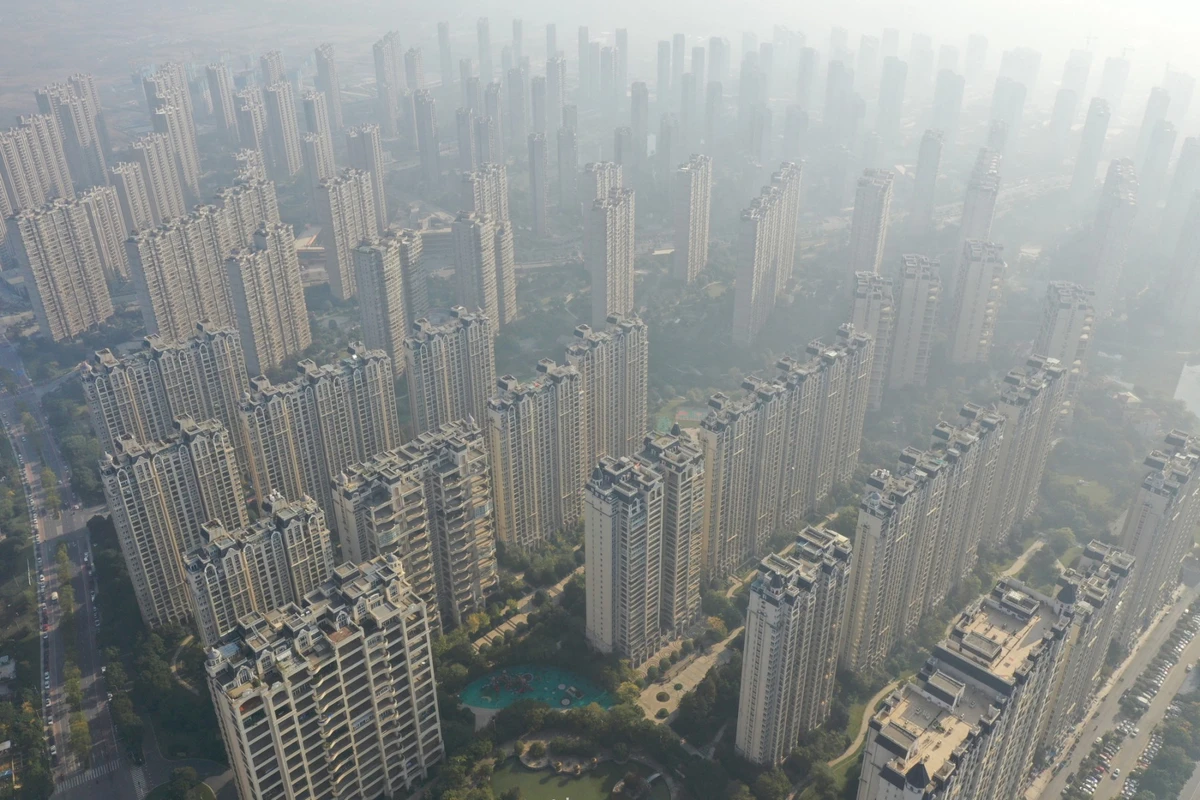 Cette photo aérienne prise le 31 octobre 2021 montre des bâtiments du promoteur chinois Country Garden Holdings à Zhenjiang, dans la province chinoise de Jiangsu (est). (Photo Stringer / AFP)