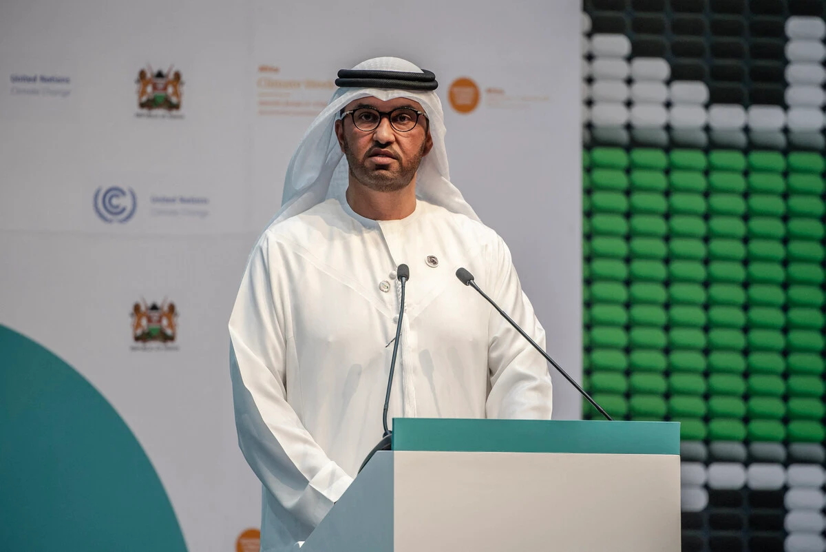 Le président de la COP28, Sultan Al Jaber, prononce son discours lors du Sommet africain sur le climat 2023 au Kenyatta International Convention Centre (KICC) à Nairobi, le 5 septembre 2023. (AFP).