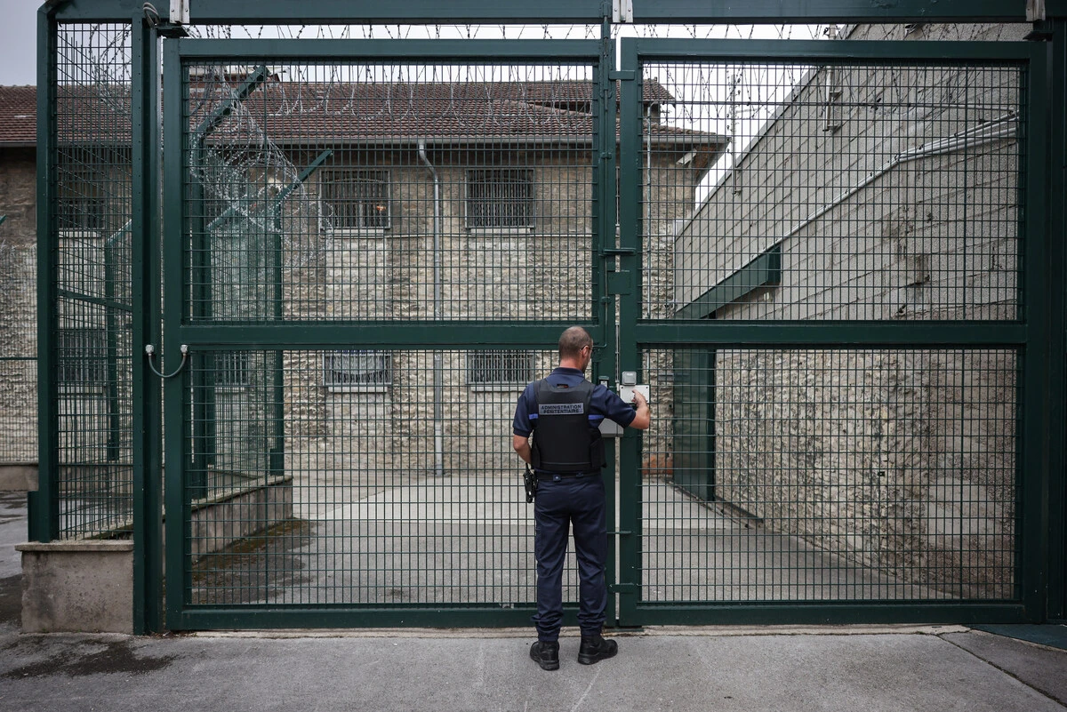Démantèlement d'«Air Colis», un réseau qui livrait en prison via des drones