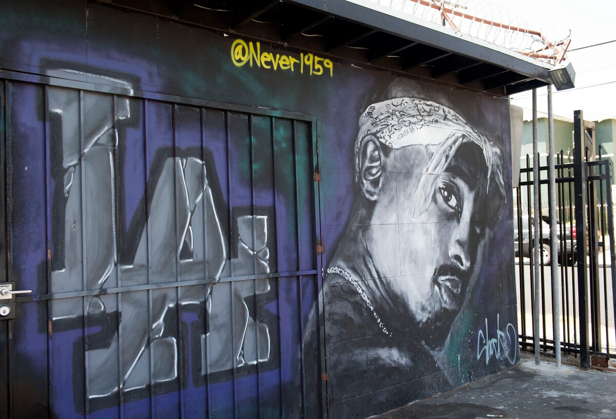 Meurtre du rappeur Tupac: Un ex-chef de gang inculpé 27 ans après
