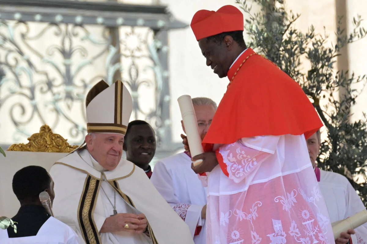 Le pape crée 21 cardinaux appelés à peser sur l'élection de son successeur