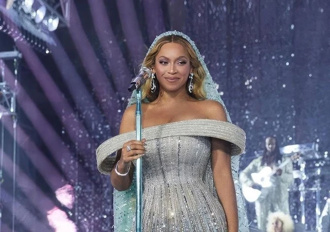 Beyoncé arbore pour la troisième fois les couleurs de Georges Hobeika lors de sa tournée