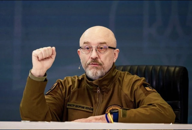 Ukraine: Remplacé, le ministre de la Défense officialise sa démission