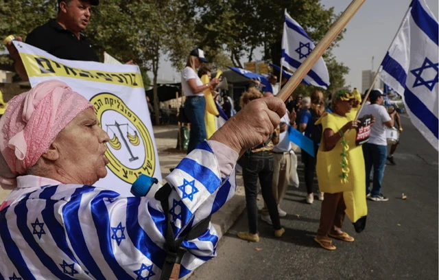 La Cour suprême d'Israël examine des recours contre une réforme controversée