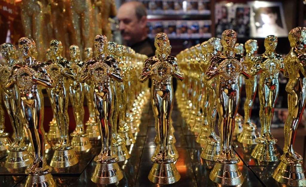 La soirée des Oscars d'honneur repoussée, en pleine grève à Hollywood