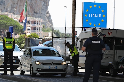 La France anticipe un afflux de migrants à sa frontière avec l'Italie