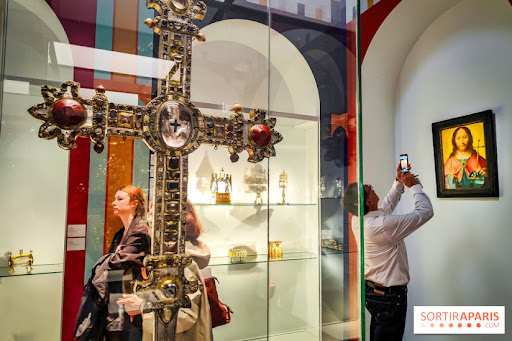 Exposition: Voyage dans le cristal