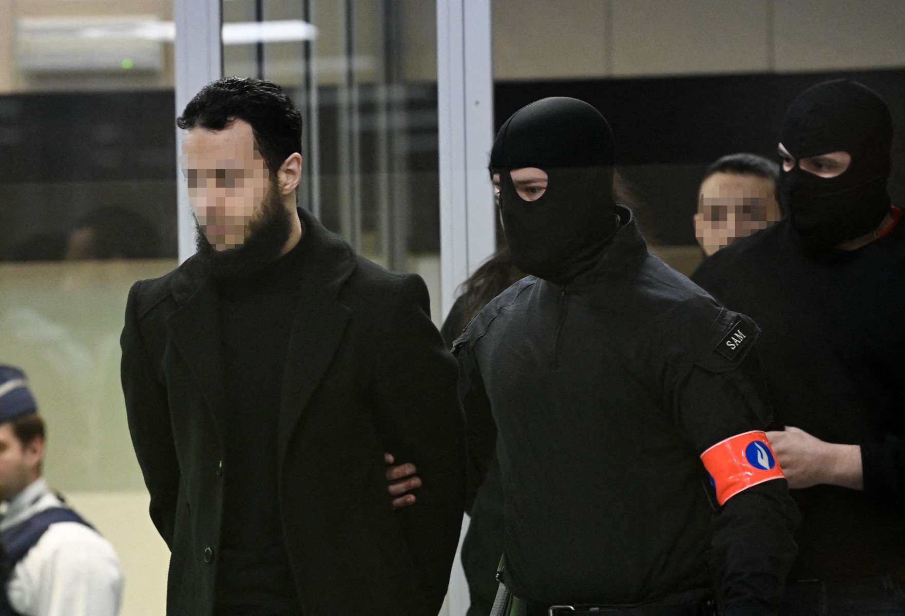 Attentats: la justice belge interdit provisoirement le retour d'Abdeslam en France