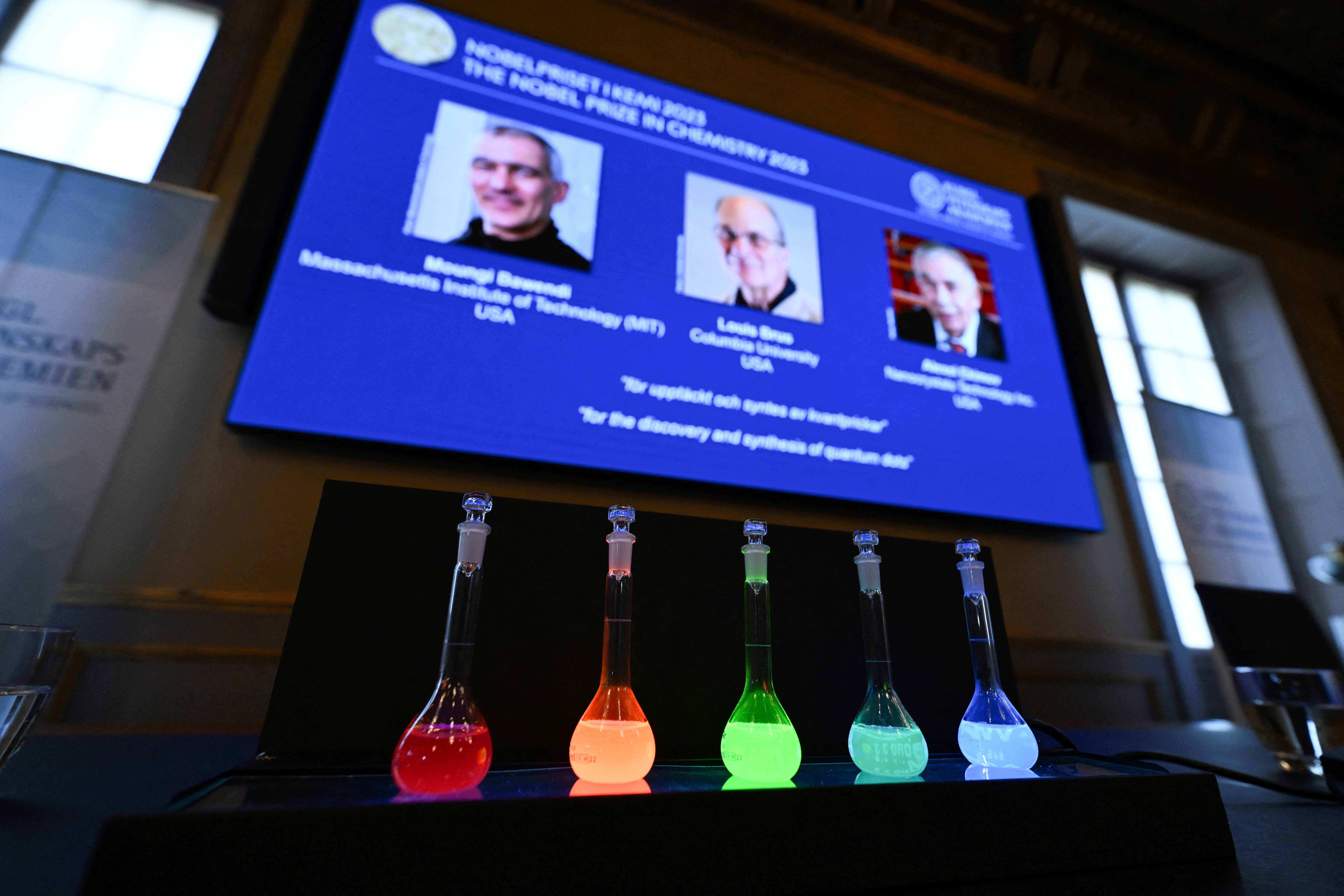 Nobel de chimie 2023: un trio récompensé pour ses travaux sur l'infiniment petit