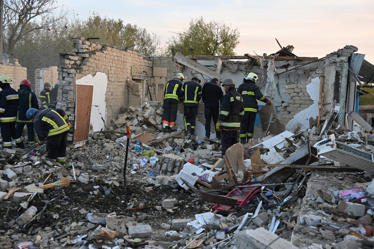 Ukraine: 51 morts dans une frappe russe en marge de funérailles