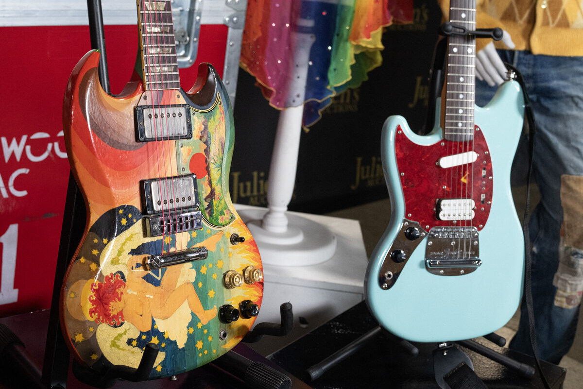 Des guitares d'Eric Clapton et de Kurt Cobain aux enchères aux Etats-Unis