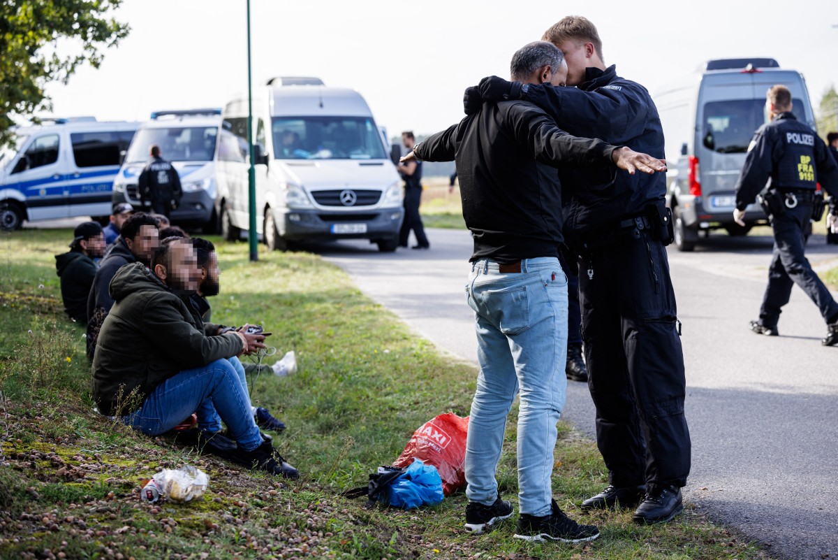 Migrants: Berlin prévoit des contrôles fixes supplémentaires à ses frontières
