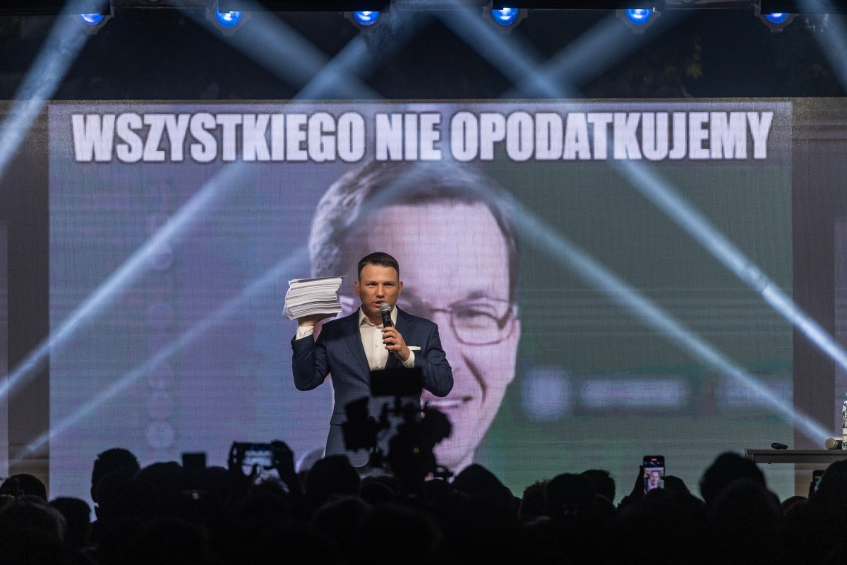 La Pologne à l'approche de législatives cruciales et serrées