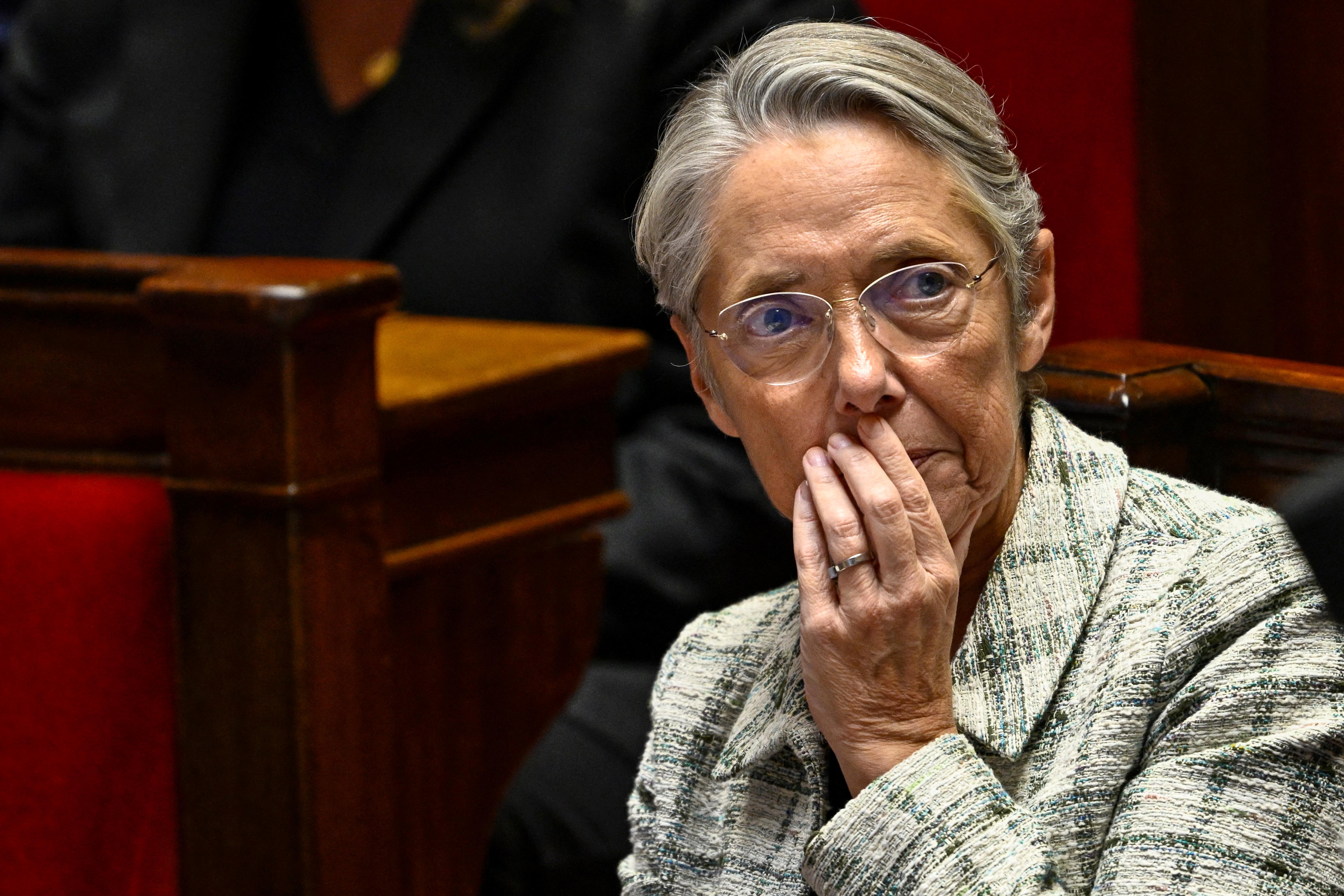 Budget 2024: Borne dégaine déjà le 49.3, RN et LFI déposent des motions de censure