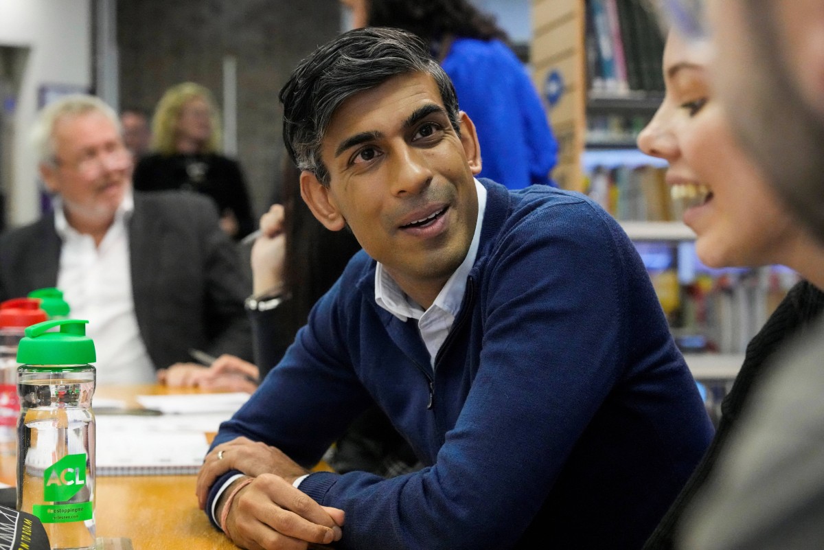 Après un an à Downing Street, Rishi Sunak à la peine