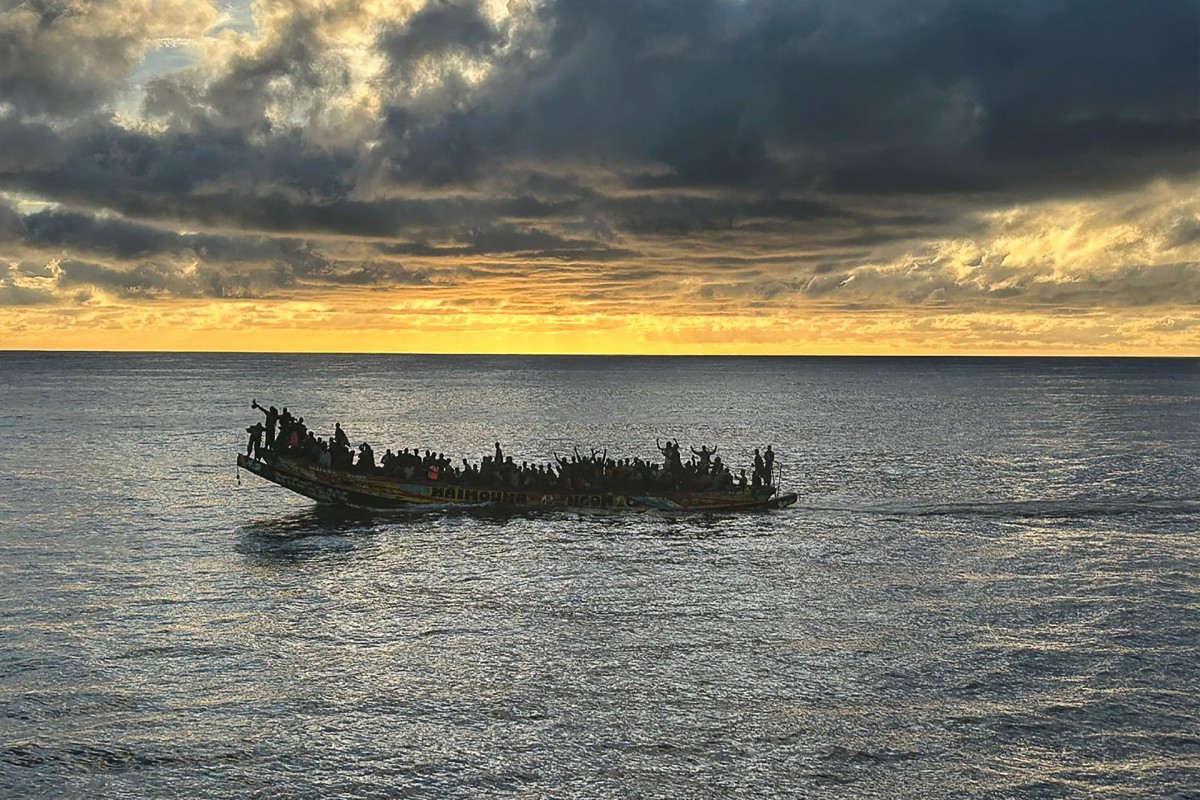 Espagne: deux morts à bord d'un bateau de 200 migrants secourus aux Canaries