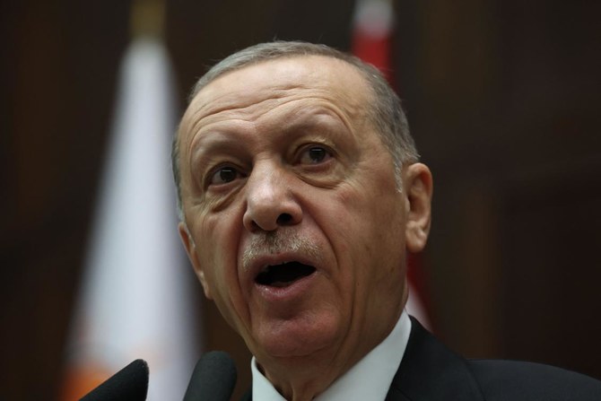 La Turquie va «continuer d'intensifier les opérations» en Syrie et Irak