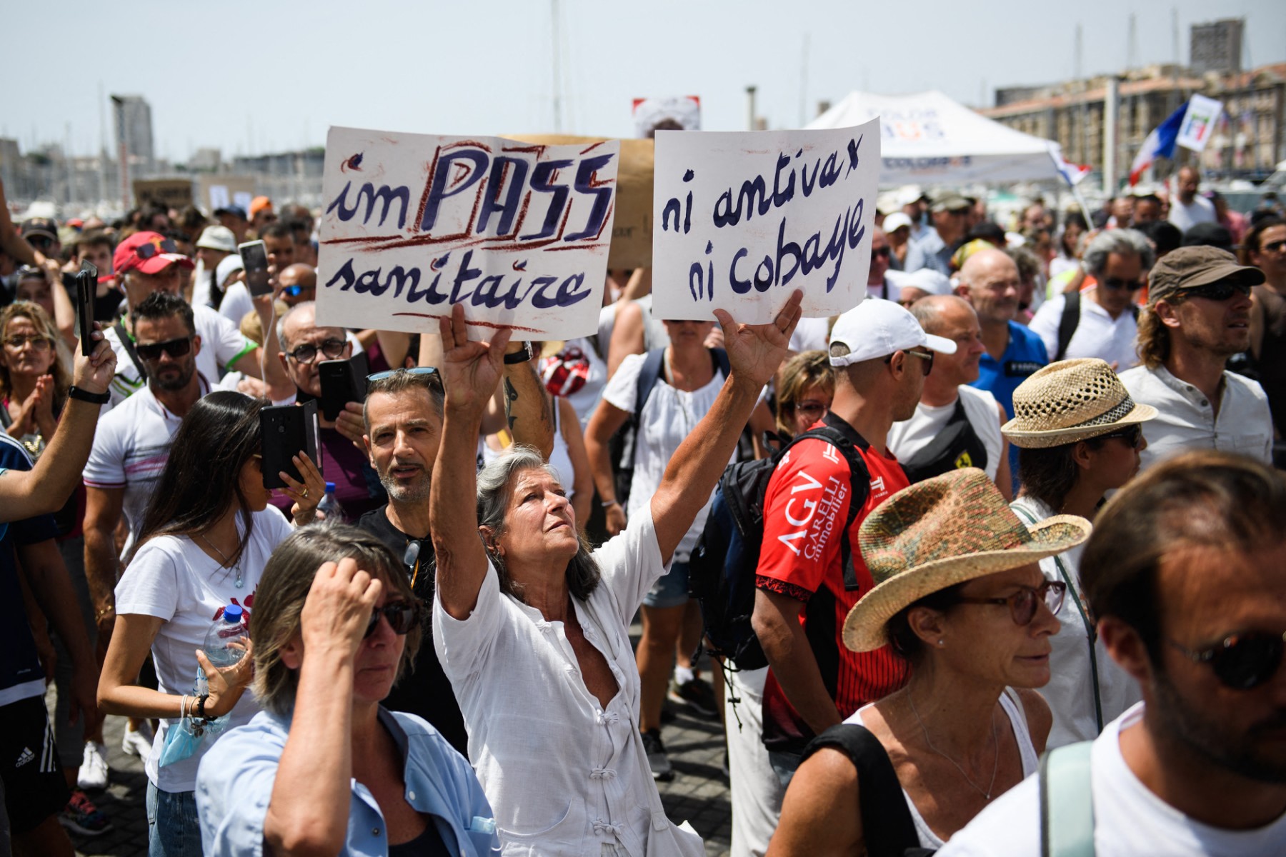 Cyberharcèlement: peines de prison requises contre des antivax en France