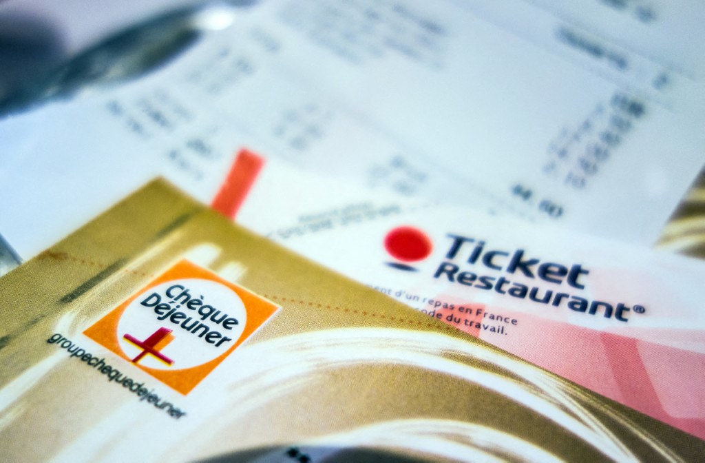 Les titres-restaurant seront tous dématérialisés «avant 2026»