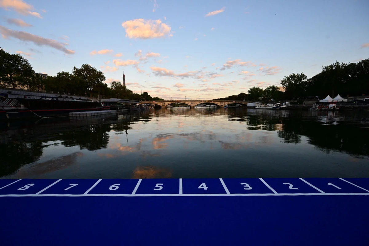 Fermeture du bras de la Seine qui traverse le village olympique pendant les JO