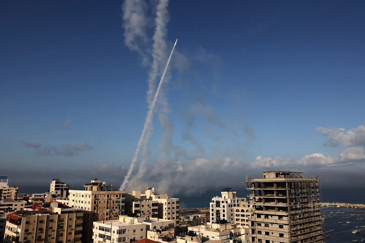 Israël-Gaza: Macron, qui s'est entretenu avec Herzog et Netanyahu, condamne les attaques contre Israël