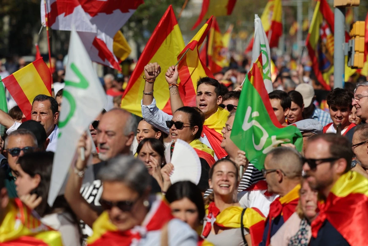 Le Premier ministre espagnol Pedro Sanchez hué au défilé de la fête nationale