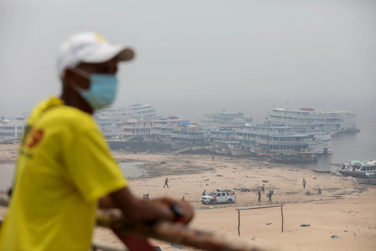 Déforestation: la capitale de l'Amazonie brésilienne noyée par la fumée des incendies