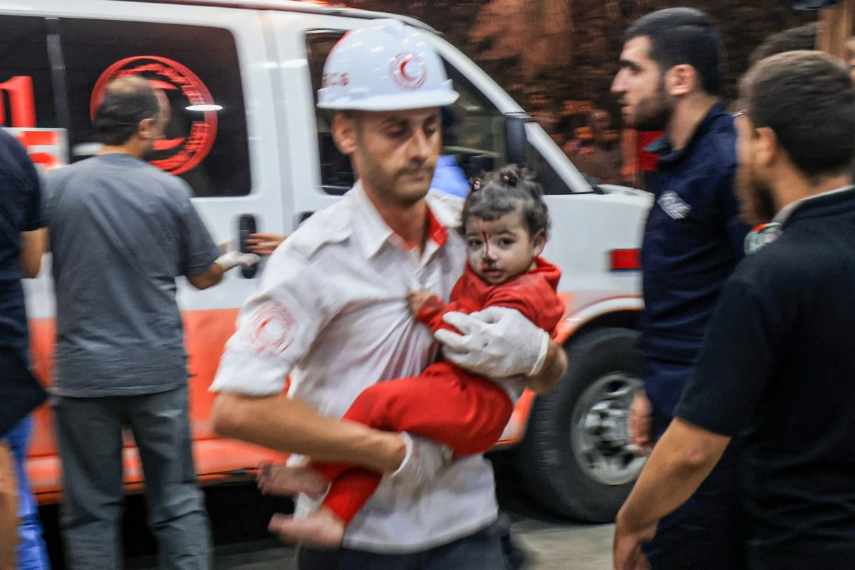 Gaza: «Rien n'excuse une frappe sur un hôpital rempli de civils», dit Von der Leyen
