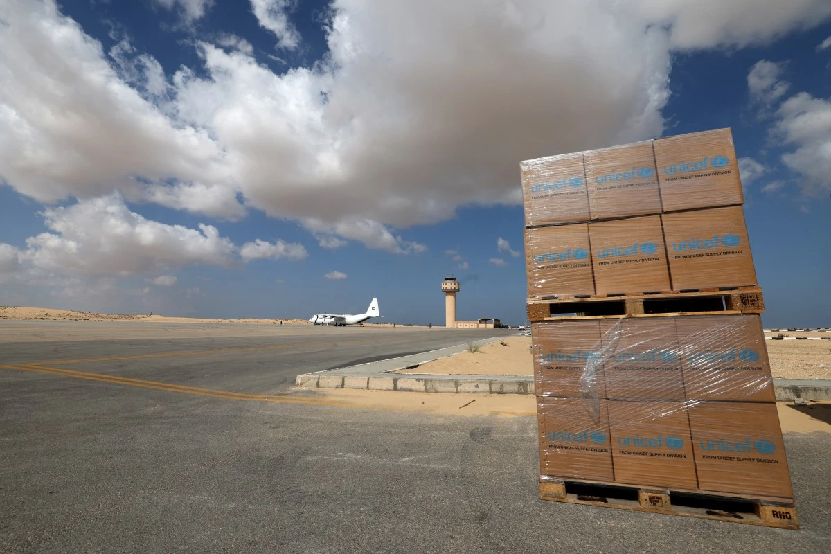 L'aide humanitaire devrait commencer à arriver vendredi à Gaza