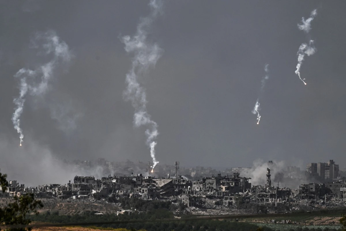 Des chars israéliens à la lisière de Gaza-ville, principal axe routier coupé