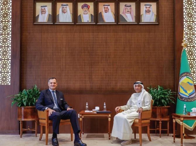 Le secrétaire général du CCG rencontre l’ambassadeur de l’UE en Arabie saoudite