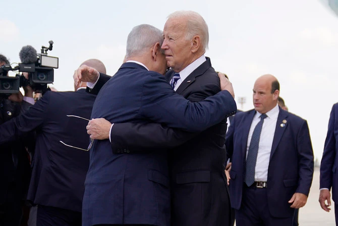 Biden soutient Israël après la frappe meurtrière sur un hôpital de Gaza