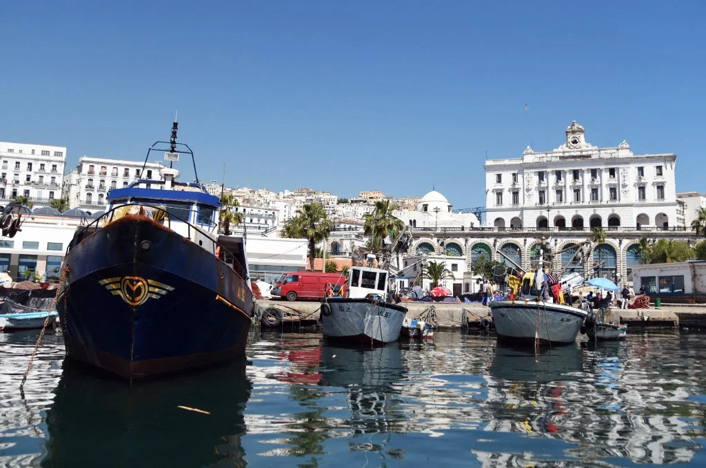 Alger, bleu marine