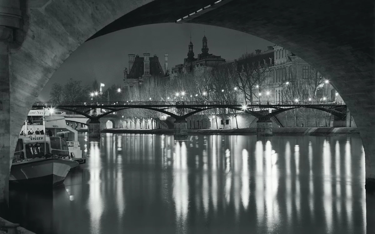 «Les Ponts de Paris la nuit», une exposition photo de Gary Zuercher