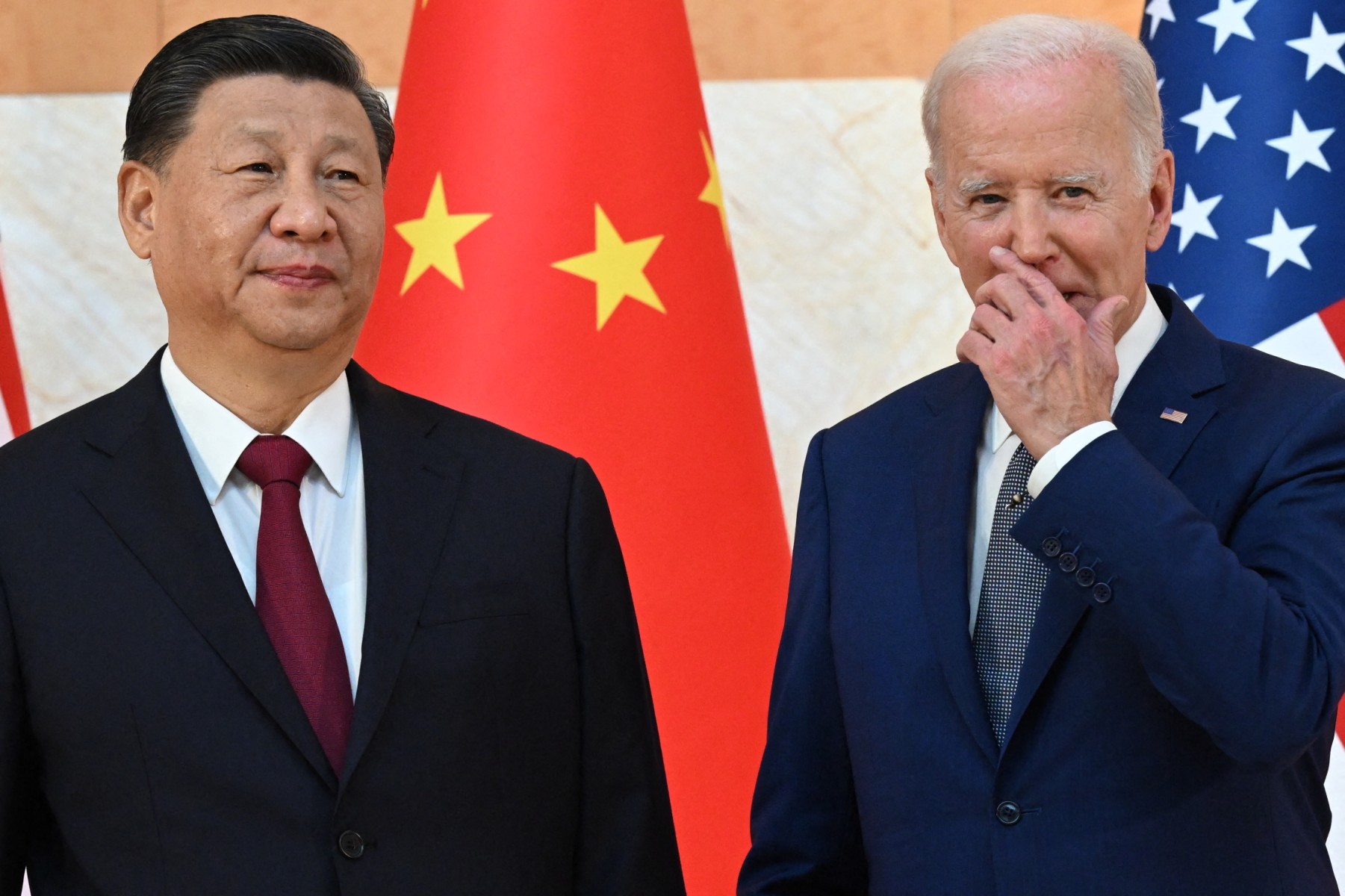 Le président américain Joe Biden (à droite) et le président chinois Xi Jinping (à gauche) se rencontrent en marge du sommet du G20 à Nusa Dua, sur l'île indonésienne de Bali, le 14 novembre 2022. (Photo Saul Loeb AFP)