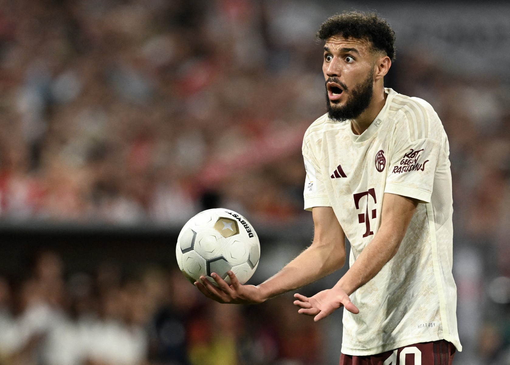 Le défenseur marocain Mazraoui face à la justice pour ses propos pro-palestiniens