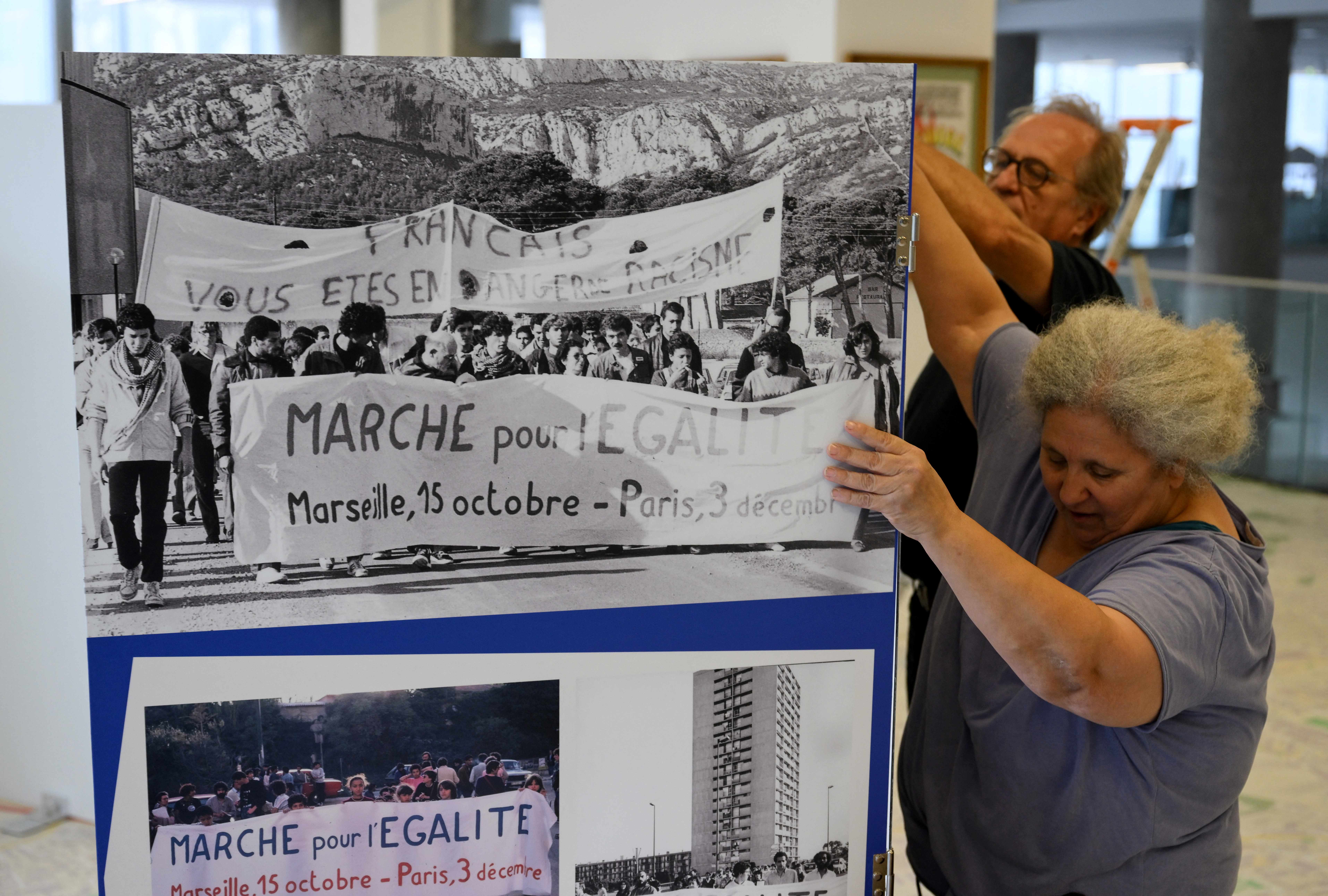 Avec L’Arabe dans le poste, Azzeddine Ahmed-Chaouch revient sur la représentation télévisuelle des Maghrébins