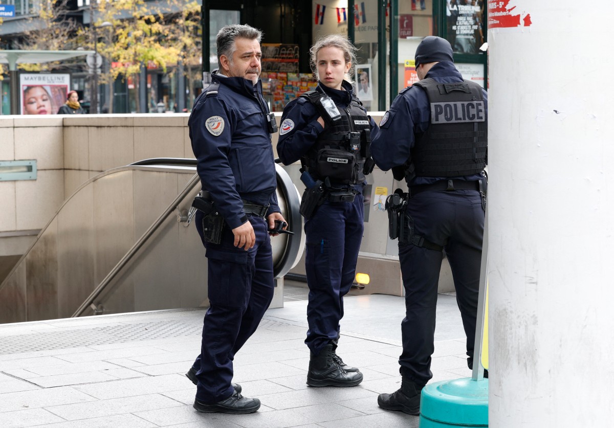 Un adolescent agresse un homme habillé en juif religieux dans le métro à Paris