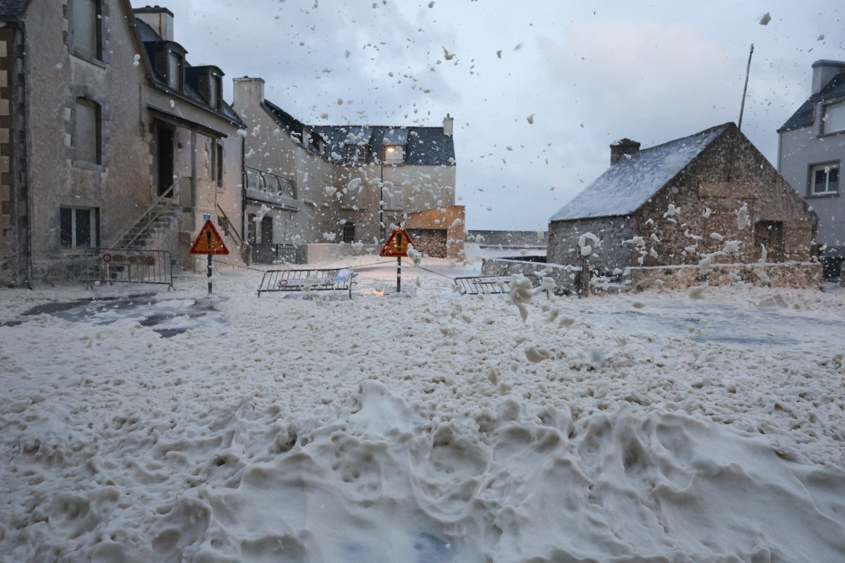 Après Ciaran, la tempête Domingos s'abat à son tour sur la France