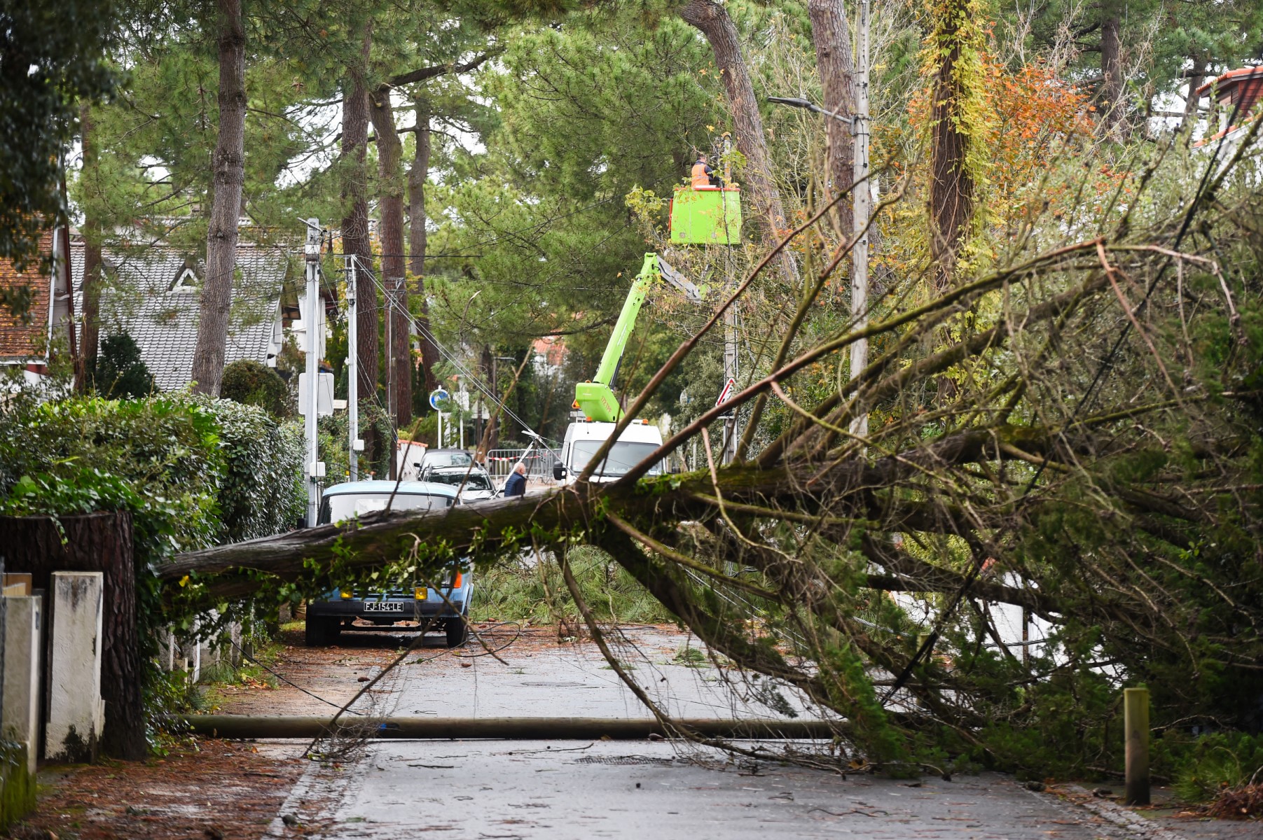 Deux morts en France sur le passage de la tempête Ciaran qui s'évacue par le nord