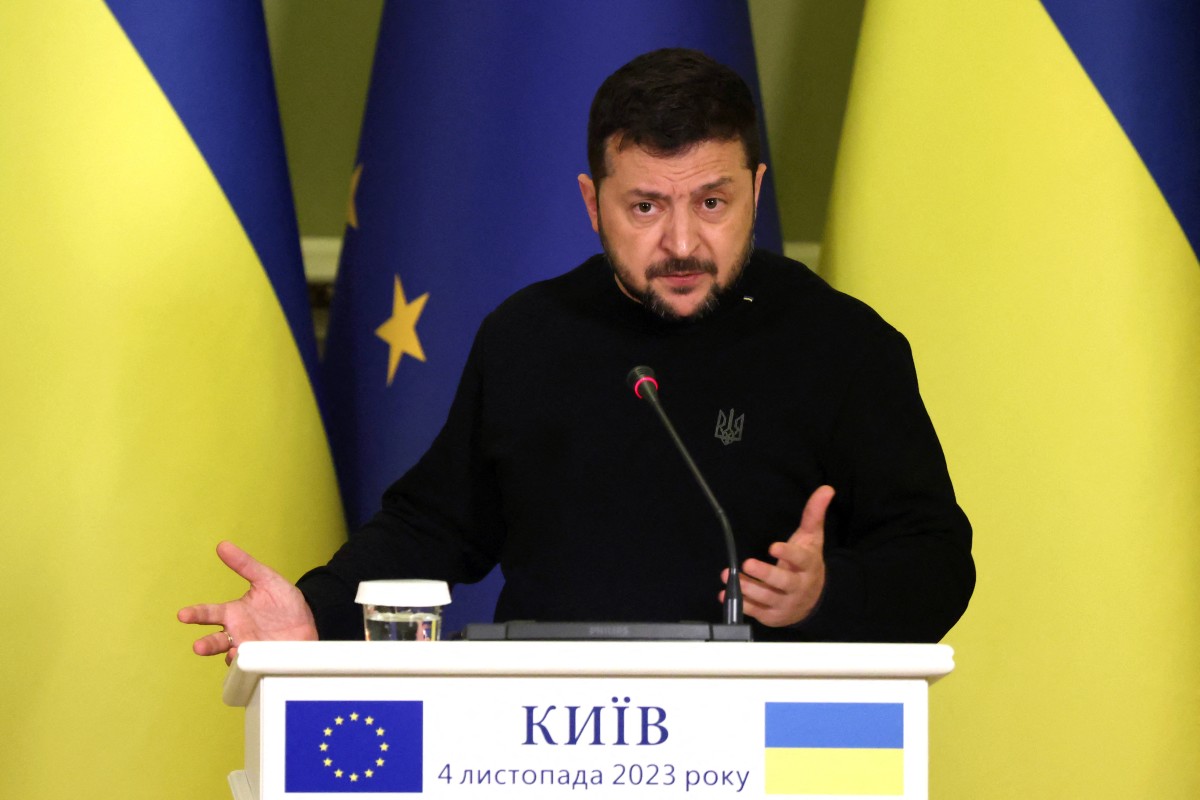 L'Ukraine doit se «préparer» aux frappes russes sur les infrastructures cet hiver selon Zelensky