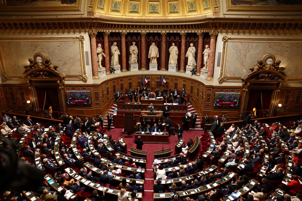 Immigration: le Sénat s'empare d'un projet de loi volcanique