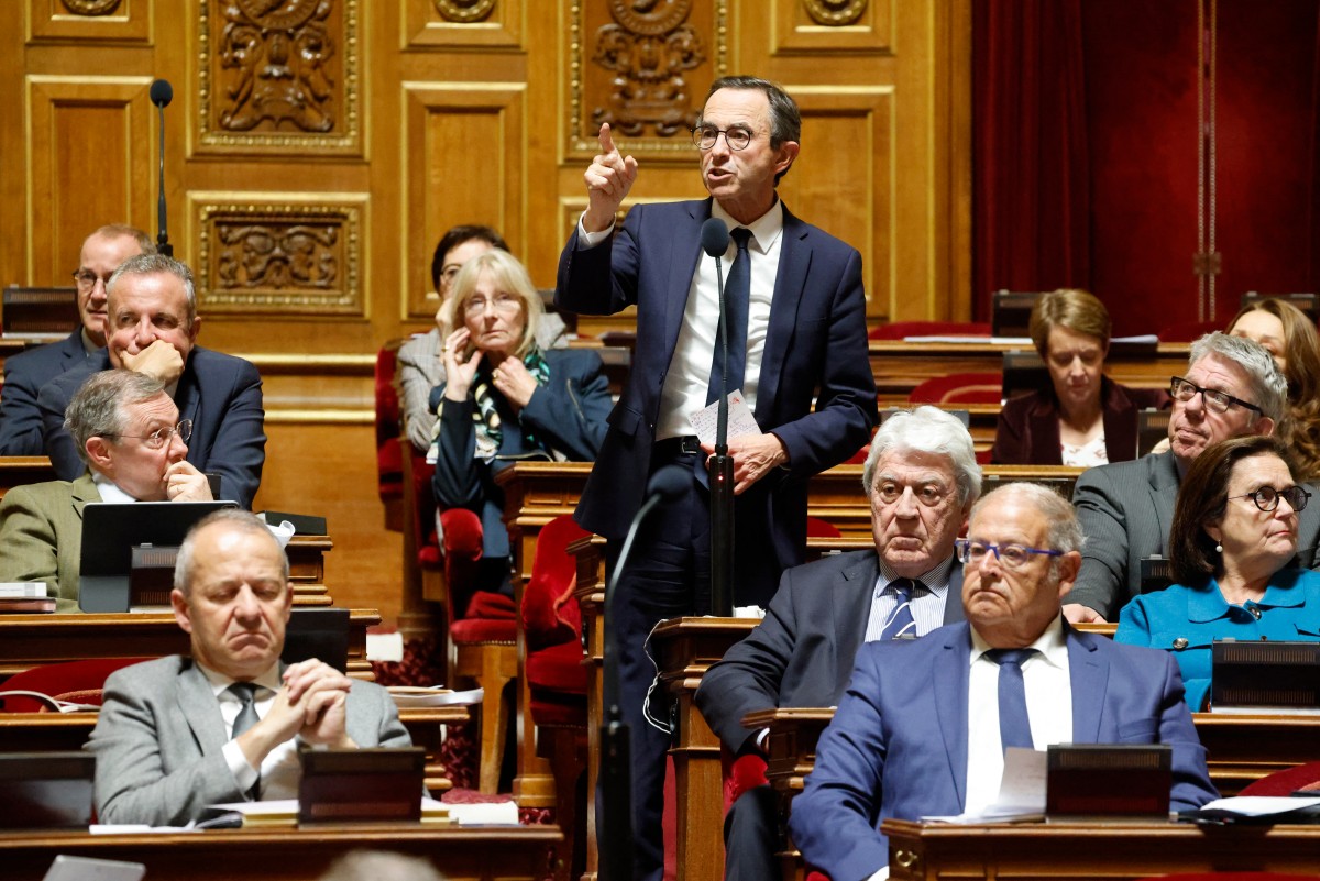 Loi immigration: le Sénat s'empare du volet «régularisations», durci par la droite