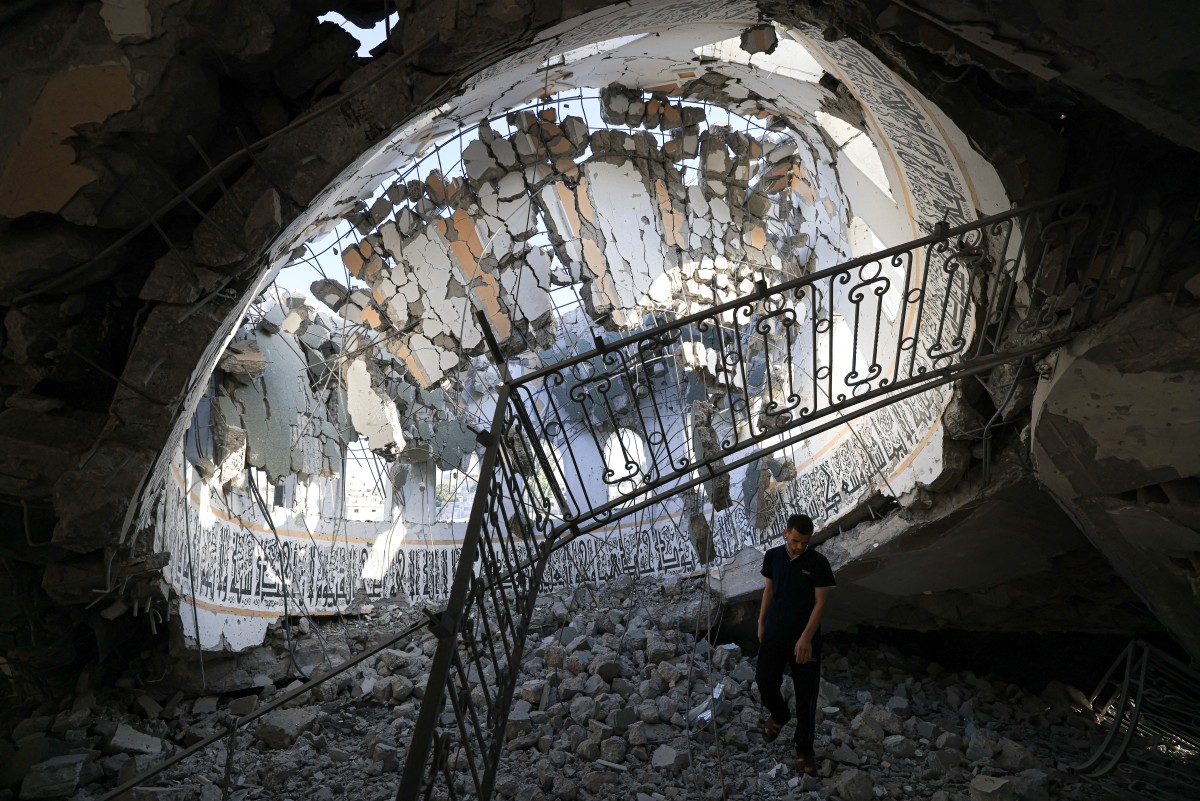 Israël bombarde la ville de Gaza, poussant à fuir des dizaines de milliers de civils