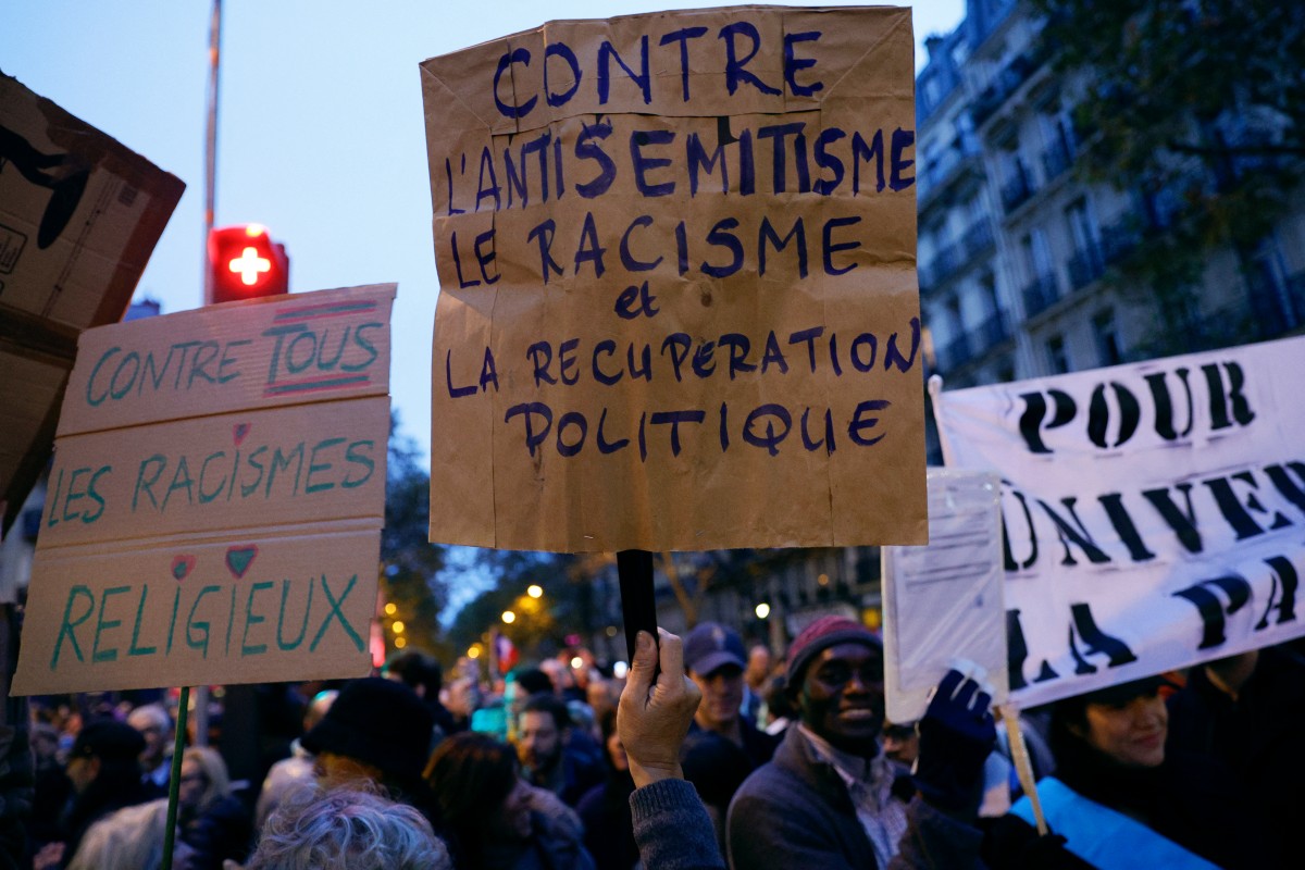 Plus de 100 000 manifestants à Paris contre l'antisémitisme